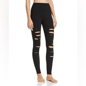 ALO yoga ripped warrior legging